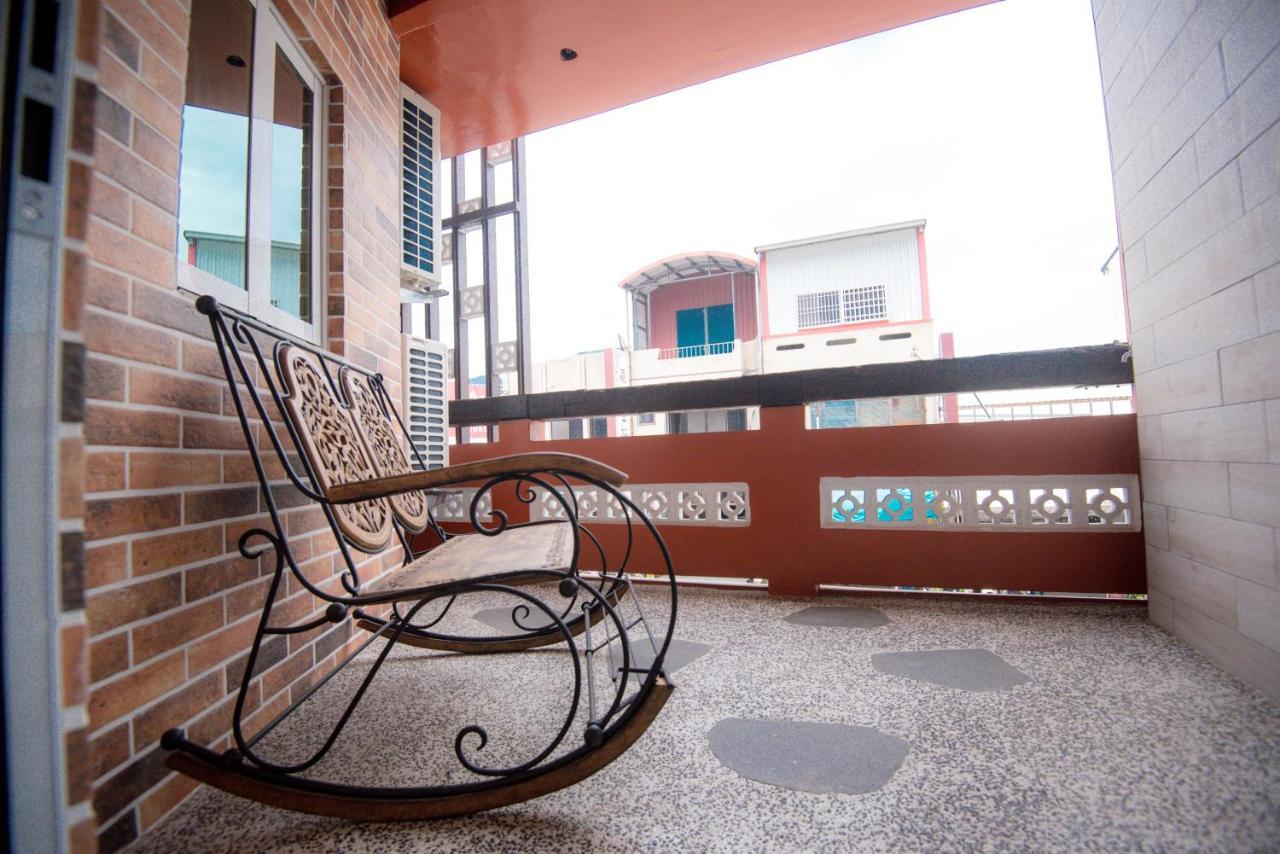Ripoll'Es Homestay Chishang Εξωτερικό φωτογραφία